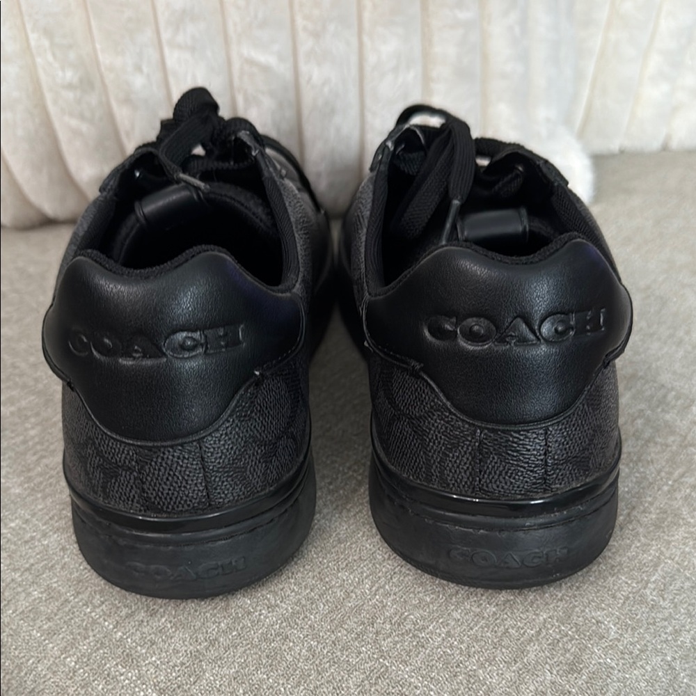 Mens Low Line Sneaker in Signature Canvas
*SLIGHTLY WORN* - Picture 3 of 6